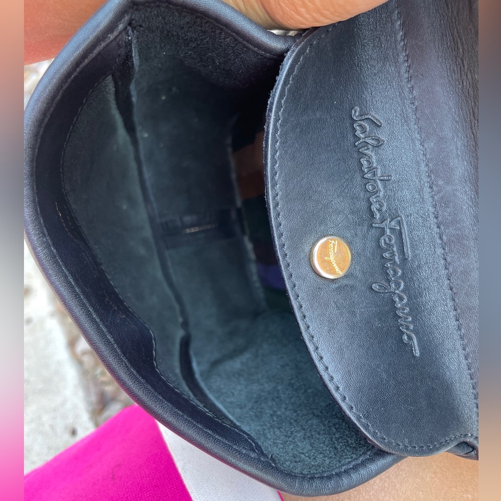 FERRAGAMO Vintage Leather Unisex Shoulder Bag or Crossbody Made in Italy - Picture 8 of 15